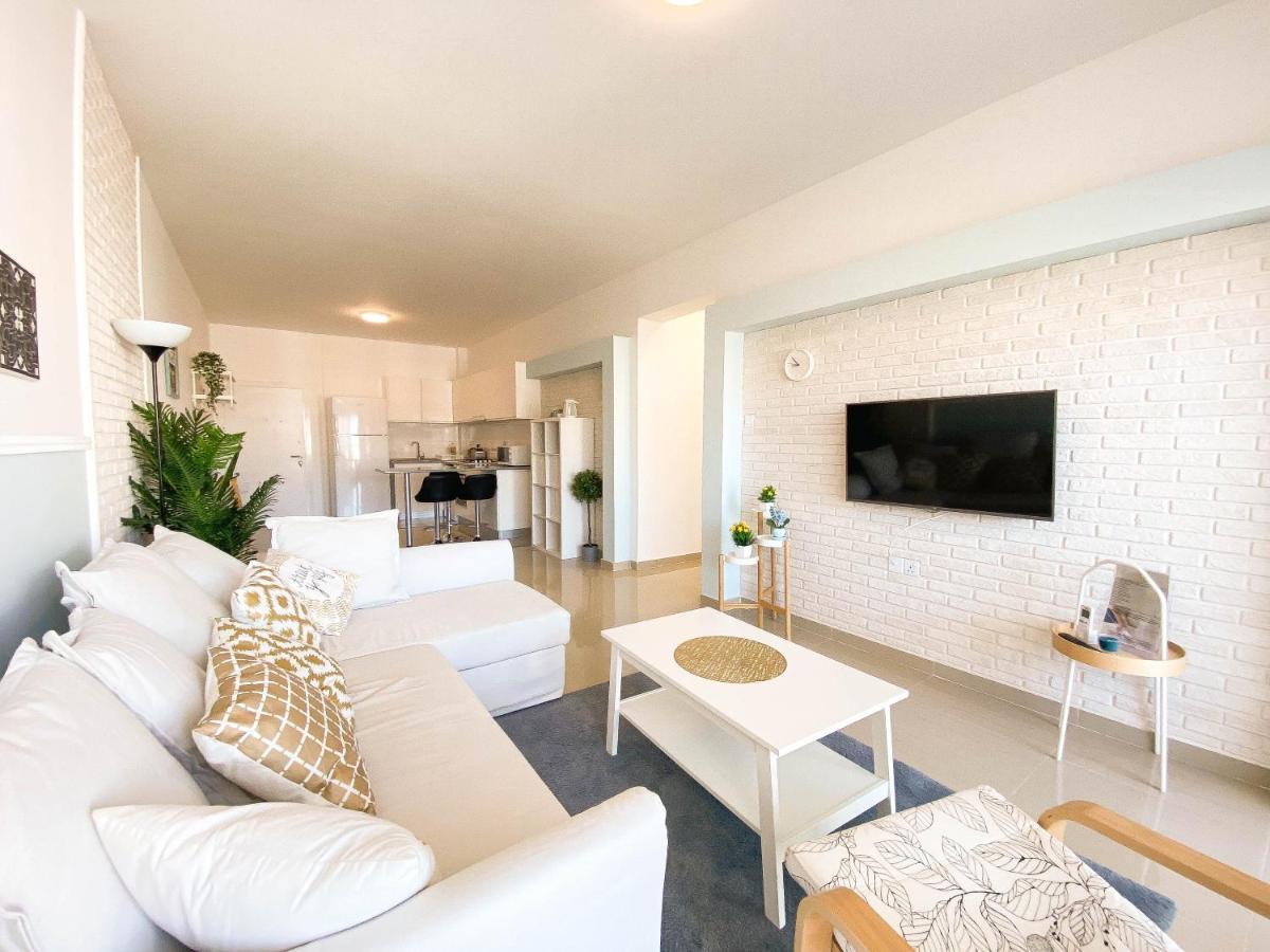 Spartacus Pool Apartments In Caesar Resort & Spa Trikomo Екстериор снимка